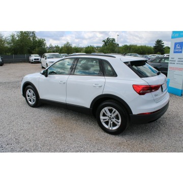 Audi Q3  SUV 2021,  2.0 diesel, automat - Na sprzedaż za 92 899 zł - Warszawa - zdjęcie 9