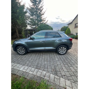 Volkswagen T-Roc  Kombi 2021,  1.5 benzyna, automat - Na sprzedaż za 95 000 zł - Kielce - zdjęcie 2