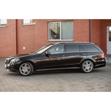Mercedes - Benz E-klasa  Kombi 2015,  3.0 diesel, automat - Na sprzedaż za 56 900 zł - Podzagajnik - zdjęcie 7