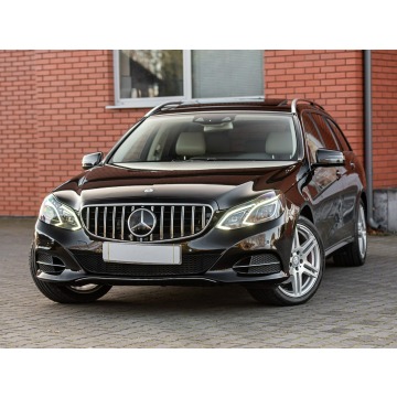 Mercedes - Benz E-klasa  Kombi 2015,  3.0 diesel, automat - Na sprzedaż za 56 900 zł - Podzagajnik - zdjęcie 5