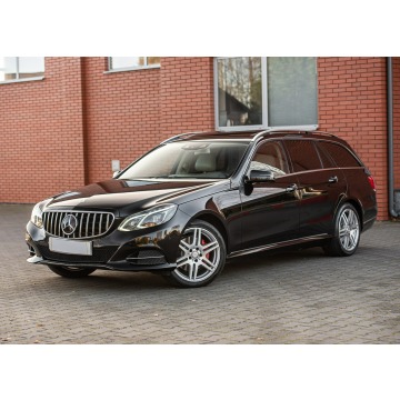 Mercedes - Benz E-klasa  Kombi 2015,  3.0 diesel, automat - Na sprzedaż za 56 900 zł - Podzagajnik - zdjęcie 6