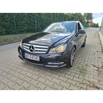 Mercedes C 180 - Avantgarde pakiet AMG 1.8 Benzyna Automat