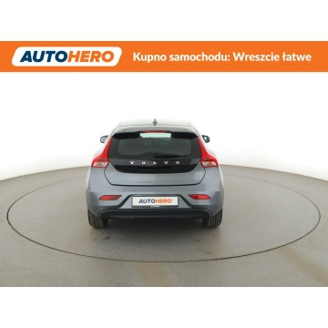 Volvo V40  Hatchback 2019,  2.0 benzyna - Na sprzedaż za 52 300 zł - Warszawa - zdjęcie 6