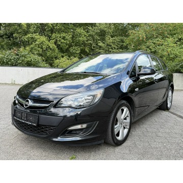 Opel Astra  Kombi 2013,  1.4 benzyna - Na sprzedaż za 17 900 zł - Kutno - zdjęcie 2