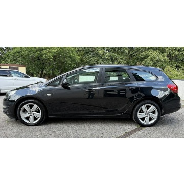 Opel Astra  Kombi 2013,  1.4 benzyna - Na sprzedaż za 17 900 zł - Kutno - zdjęcie 8