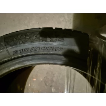 Nexen zimowe 215/50 R17