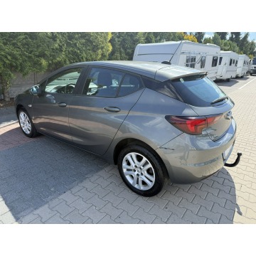 Opel Astra  Liftback 2019,  1.6 diesel - Na sprzedaż za 24 900 zł - Zielona Łąka - zdjęcie 4