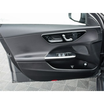 Mercedes - Benz C-klasa  Sedan/Limuzyna 2024,  2.0 diesel, automat - Na sprzedaż za 164 850 zł - Gdynia - zdjęcie 9