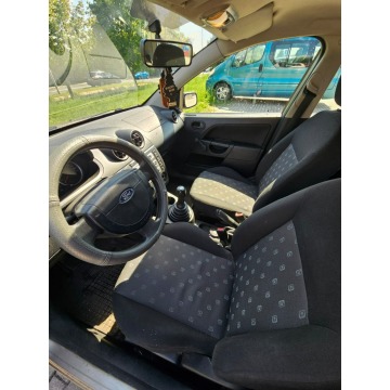 Ford Fiesta  Hatchback 2004,  1.2 benzyna - Na sprzedaż za 4 200,00 zł - Głogów - zdjęcie 6