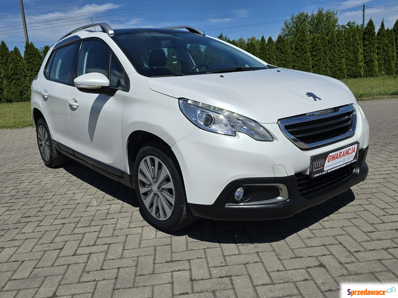 Peugeot 2008 - 1,2Turbo Benz....