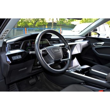 Audi   Terenowy 2021 elektryczny, automat - Na sprzedaż za 118 999 zł - Warszawa - zdjęcie 7