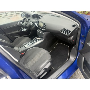 Peugeot 308  Kombi 2018,  1.5 diesel, automat - Na sprzedaż za 18 900 zł - Zielona Łąka - zdjęcie 9
