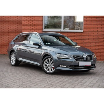 Skoda Superb  Kombi 2018,  2.0 diesel, automat - Na sprzedaż za 59 900 zł - Podzagajnik - zdjęcie 2