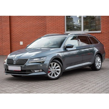 Skoda Superb  Kombi 2018,  2.0 diesel, automat - Na sprzedaż za 59 900 zł - Podzagajnik - zdjęcie 6