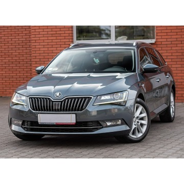 Skoda Superb  Kombi 2018,  2.0 diesel, automat - Na sprzedaż za 59 900 zł - Podzagajnik - zdjęcie 5