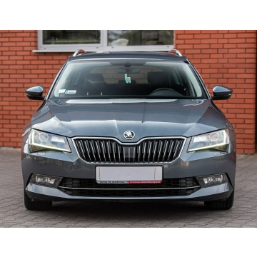 Skoda Superb  Kombi 2018,  2.0 diesel, automat - Na sprzedaż za 59 900 zł - Podzagajnik - zdjęcie 4