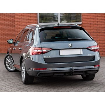 Skoda Superb  Kombi 2018,  2.0 diesel, automat - Na sprzedaż za 59 900 zł - Podzagajnik - zdjęcie 8