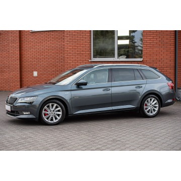 Skoda Superb  Kombi 2018,  2.0 diesel, automat - Na sprzedaż za 59 900 zł - Podzagajnik - zdjęcie 7