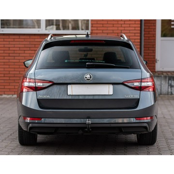 Skoda Superb  Kombi 2018,  2.0 diesel, automat - Na sprzedaż za 59 900 zł - Podzagajnik - zdjęcie 10