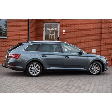 Skoda Superb  Kombi 2018,  2.0 diesel, automat - Na sprzedaż za 59 900 zł - Podzagajnik - zdjęcie 12