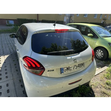 Peugeot 208  Hatchback 2017,  1.2 benzyna, automat - Na sprzedaż za 24 500 zł - Wejherowo - zdjęcie 5