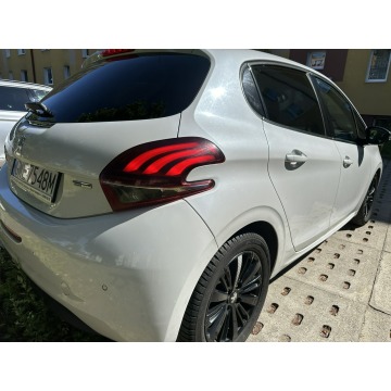 Peugeot 208  Hatchback 2017,  1.2 benzyna, automat - Na sprzedaż za 24 500 zł - Wejherowo - zdjęcie 4