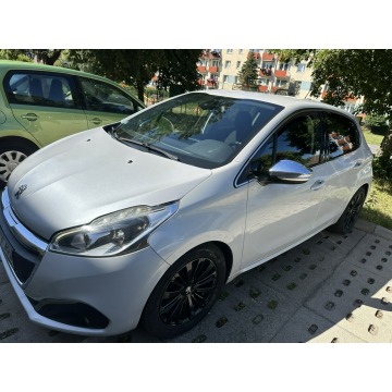 Peugeot 208  Hatchback 2017,  1.2 benzyna, automat - Na sprzedaż za 24 500 zł - Wejherowo - zdjęcie 8