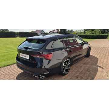 Skoda Octavia  Kombi 2021,  2.0 benzyna, automat - Na sprzedaż za 99 800 zł - Paproć - zdjęcie 9
