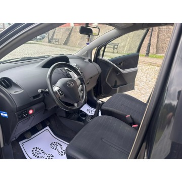 Toyota Yaris  Hatchback 2007,  1.3 benzyna - Na sprzedaż za 15 900 zł - Myszyniec - zdjęcie 5