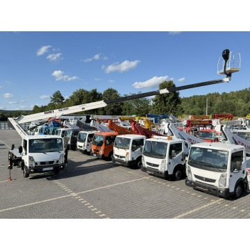 Nissan  2015,  2.5 diesel - Na sprzedaż za 217 710 zł - Widełki - zdjęcie 4