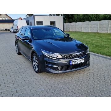 Kia Optima  Kombi 2017,  1.7 diesel, automat - Na sprzedaż za 45 900 zł - Strobice - zdjęcie 9