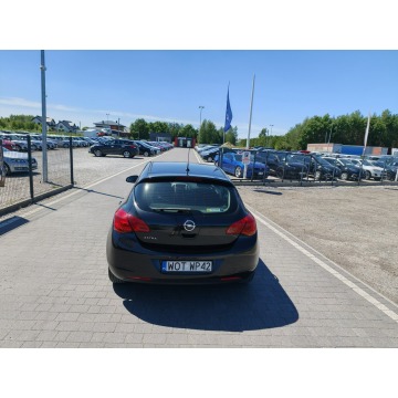 Opel Astra  Hatchback 2012,  1.6 benzyna+LPG - Na sprzedaż za 19 800 zł - Lipówki - zdjęcie 10