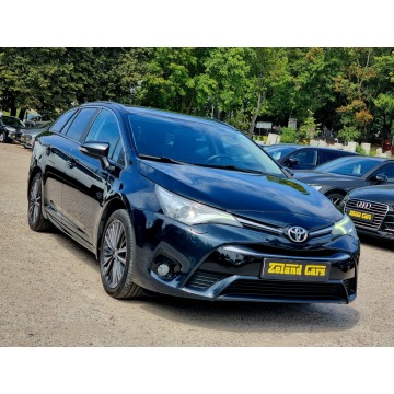Toyota Avensis  Kombi 2017,  1.8 benzyna, automat - Na sprzedaż za 49 900 zł - Szczecin - zdjęcie 2