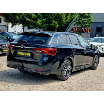 Toyota Avensis  Kombi 2017,  1.8 benzyna, automat - Na sprzedaż za 49 900 zł - Szczecin - zdjęcie 4