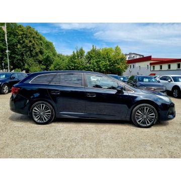 Toyota Avensis  Kombi 2017,  1.8 benzyna, automat - Na sprzedaż za 49 900 zł - Szczecin - zdjęcie 3