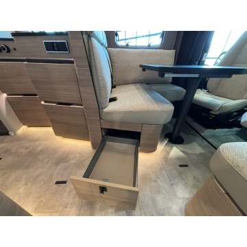 Hymer-Eriba BMC - T 680 - Przestronna Półintegra... - Pojazdy specjalistyczne - Janki - zdjęcie 12