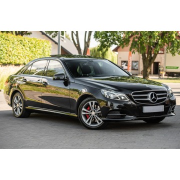 Mercedes - Benz E-klasa  Sedan/Limuzyna 2016,  2.2 diesel, automat - Na sprzedaż za 59 900 zł - Podzagajnik - zdjęcie 2