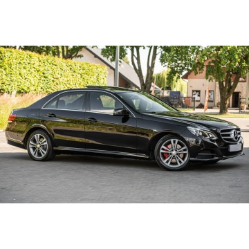 Mercedes - Benz E-klasa  Sedan/Limuzyna 2016,  2.2 diesel, automat - Na sprzedaż za 59 900 zł - Podzagajnik - zdjęcie 3