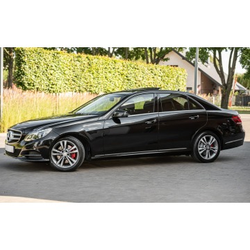 Mercedes - Benz E-klasa  Sedan/Limuzyna 2016,  2.2 diesel, automat - Na sprzedaż za 59 900 zł - Podzagajnik - zdjęcie 8