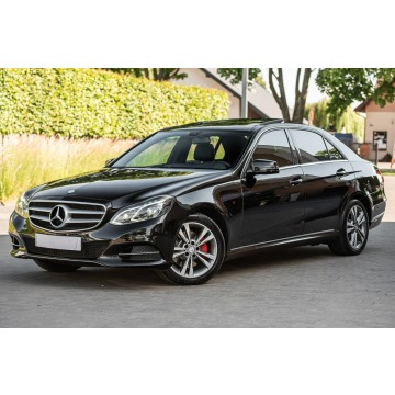 Mercedes - Benz E-klasa  Sedan/Limuzyna 2016,  2.2 diesel, automat - Na sprzedaż za 59 900 zł - Podzagajnik - zdjęcie 7