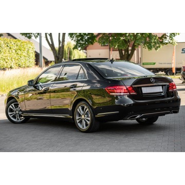Mercedes - Benz E-klasa  Sedan/Limuzyna 2016,  2.2 diesel, automat - Na sprzedaż za 59 900 zł - Podzagajnik - zdjęcie 10