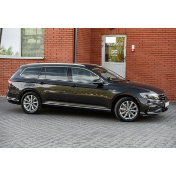 Volkswagen Passat  Kombi 2021,  1.4 hybryda, automat - Na sprzedaż za 67 900 zł - Podzagajnik - zdjęcie 5