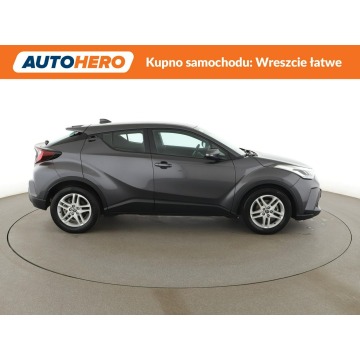 Toyota C-HR  SUV 2022,  1.8 hybryda, automat - Na sprzedaż za 86 900 zł - Warszawa - zdjęcie 9