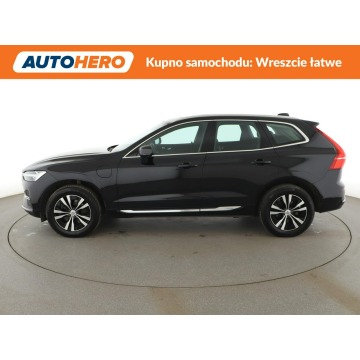Volvo   SUV 2022,  2.0 hybryda, automat - Na sprzedaż za 134 100 zł - Warszawa - zdjęcie 2