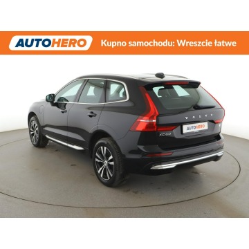 Volvo   SUV 2022,  2.0 hybryda, automat - Na sprzedaż za 134 100 zł - Warszawa - zdjęcie 4