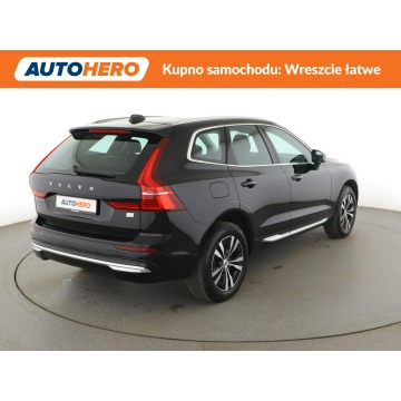 Volvo   SUV 2022,  2.0 hybryda, automat - Na sprzedaż za 134 100 zł - Warszawa - zdjęcie 7