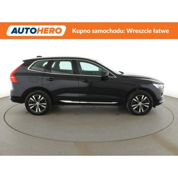 Volvo   SUV 2022,  2.0 hybryda, automat - Na sprzedaż za 134 100 zł - Warszawa - zdjęcie 9