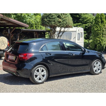 Mercedes - Benz A-klasa  Hatchback 2015,  1.6 benzyna - Na sprzedaż za 49 900 zł - Radom - zdjęcie 4