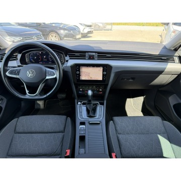 Volkswagen Passat  Kombi 2023,  2.0 diesel, automat - Na sprzedaż za 88 900 zł - Wrocław - zdjęcie 4