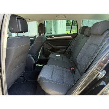 Volkswagen Passat  Kombi 2023,  2.0 diesel, automat - Na sprzedaż za 88 900 zł - Wrocław - zdjęcie 6